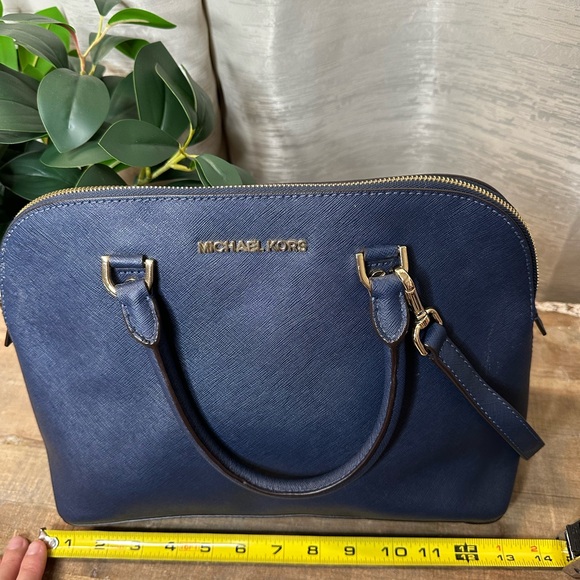 Michael Kors Cindy navy large dome crossbody leather purse with gold hardware - Picture 9 of 17